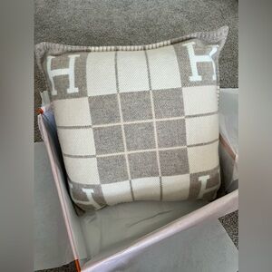 Hermès Avalon III Throw Pillow